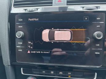 Volkswagen Golf 1.5 TSI EVO R-Line DSG Euro 6 (s/s) 5dr