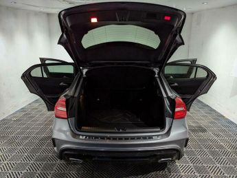 Mercedes-Benz C Class 2.1 GLA200d AMG Line (Premium Plus) 7G-DCT 4MATIC Euro 6 (s/s) 5