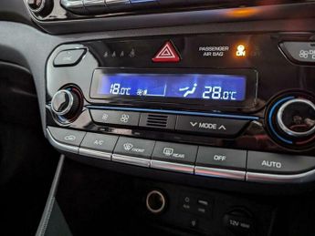 Hyundai Ioniq 1.6 h-GDi Premium DCT Euro 6 (s/s) 5dr