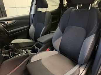 Nissan Qashqai 1.2 DIG-T N-Connecta XTRON Euro 6 (s/s) 5dr