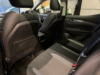 Nissan Qashqai 1.2 DIG-T N-Connecta XTRON Euro 6 (s/s) 5dr