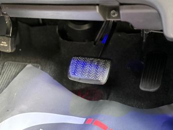 Toyota Vellfire Golden Eyes 2 - Special Custom Edition