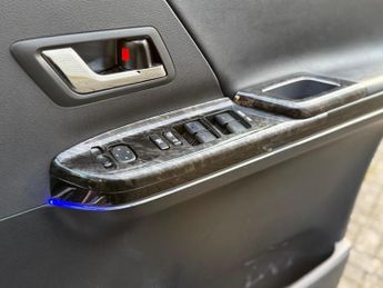 Toyota Vellfire Golden Eyes 2 - Special Custom Edition