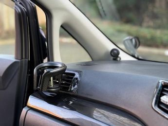 Toyota Vellfire Golden Eyes 2 - Special Custom Edition