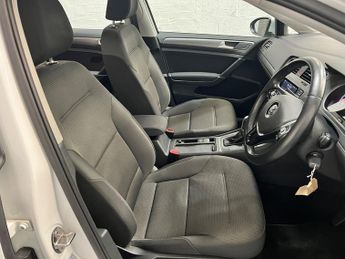 Volkswagen Golf SE TSI BLUEMOTION TECHNOLOGY DSG