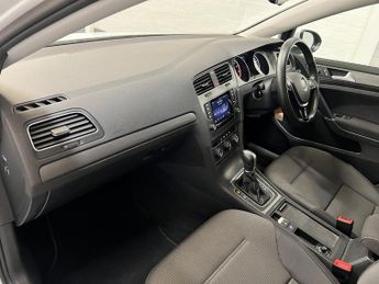Volkswagen Golf SE TSI BLUEMOTION TECHNOLOGY DSG
