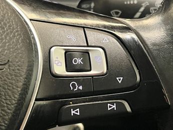 Volkswagen Golf SE TSI BLUEMOTION TECHNOLOGY DSG