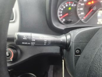 TOYOTA YARIS 1.3 Petrol