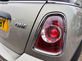 MINI Hatch 1.6 One Steptronic Euro 5 3dr