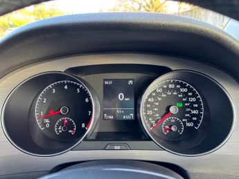 Volkswagen Golf SE TSI DSG