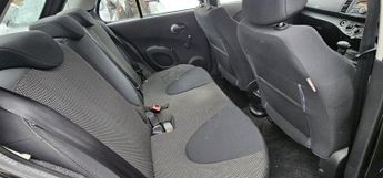 Nissan Micra 1.2 Acenta 5dr 79BHP