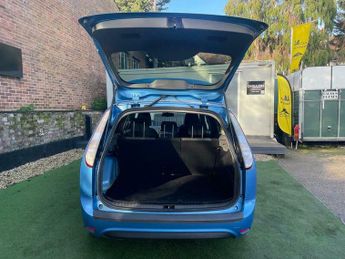 Ford Focus ZETEC 100PS