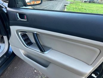 Subaru Outback RN AWD 1 OWNER FROM NEW FULL SUBARU MAIN DEALER SERVICE HISTORY 