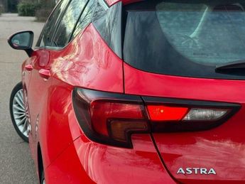 Vauxhall Astra 1.6 CDTi BlueInjection Elite Nav Auto Euro 6 (s/s) 5dr