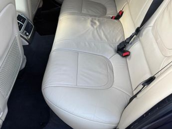 Jaguar XF 2.2d Luxury Sportbrake Auto 5dr 200BHP