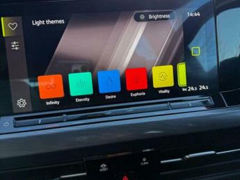 Volkswagen Golf 1.5 eTSI MHEV Style DSG Euro 6 (s/s) 5dr