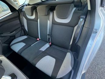Ford Focus 1.6 Zetec Powershift Euro 5 5dr