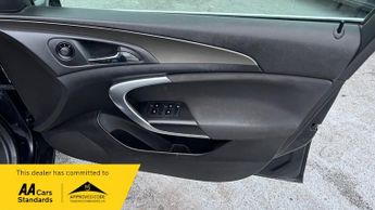 Vauxhall Insignia 2.0 CDTi ecoFLEX Exclusiv Hatchback 5dr Diesel Manual Euro 5 (s/