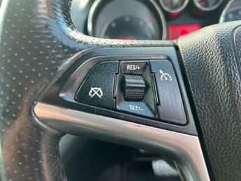Vauxhall Insignia 2.0 CDTi SRi Auto Euro 5 5dr