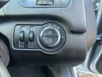 Vauxhall Insignia 2.0 CDTi SRi Auto Euro 5 5dr