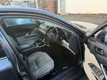 Lexus IS 2.2 220TD SE 4dr