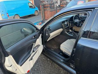 Lexus IS 2.2 220TD SE 4dr