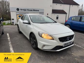 Volvo V40 1.6 D2 R-Design Nav Hatchback 5dr Diesel Manual Euro 5 (s/s) (11