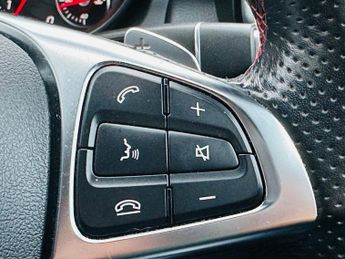 Mercedes SLR McLaren CLA 220 D 4MATIC AMG LINE