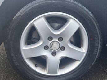 Volkswagen Caravelle 2.5 TDI Pure Drive Executive MPV 5dr Diesel Tiptronic Euro 4 (17