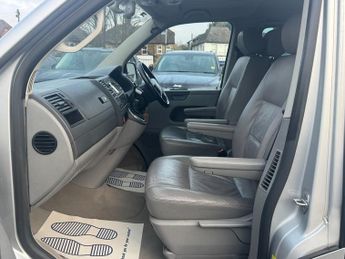 Volkswagen Caravelle 2.5 TDI Pure Drive Executive MPV 5dr Diesel Tiptronic Euro 4 (17