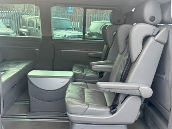 Volkswagen Caravelle 2.5 TDI Pure Drive Executive MPV 5dr Diesel Tiptronic Euro 4 (17