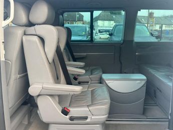 Volkswagen Caravelle 2.5 TDI Pure Drive Executive MPV 5dr Diesel Tiptronic Euro 4 (17