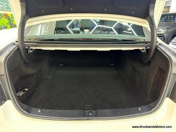 Mercedes E Class E220 BLUETEC SE [3X SERVICES & LOW MILES]