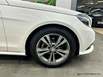 Mercedes E Class E220 BLUETEC SE [3X SERVICES & LOW MILES]