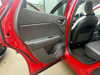 Renault Captur TECHNO E-TECH