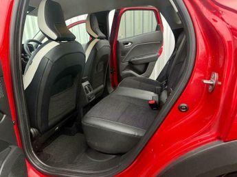 Renault Captur TECHNO E-TECH