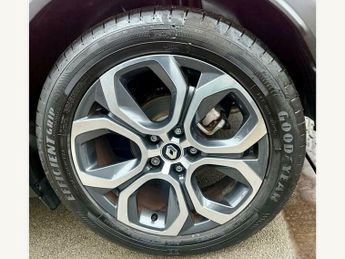 Renault Captur TECHNO E-TECH