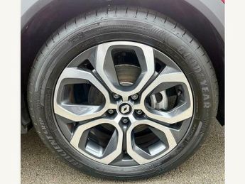 Renault Captur TECHNO E-TECH