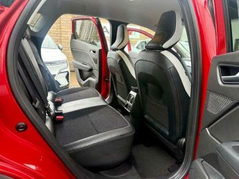 Renault Captur TECHNO E-TECH