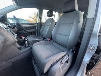 Volkswagen Touran S 102