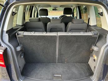 Volkswagen Touran SE TDI DSG
