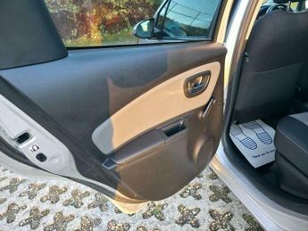 Toyota Yaris 1.5 VVT-h Icon E-CVT Euro 6 5dr