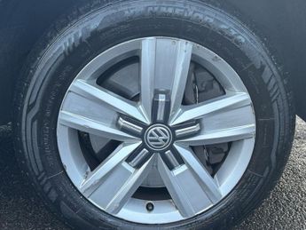 Volkswagen Transporter Shuttle 2.0 BiTDI BlueMotion Tech SE Minibus Double Cab 5dr Diesel DSG F