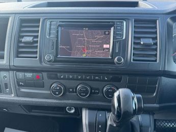 Volkswagen Transporter Shuttle 2.0 BiTDI BlueMotion Tech SE Minibus Double Cab 5dr Diesel DSG F
