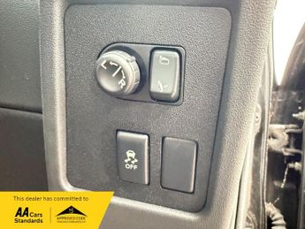 Nissan Qashqai 2.0 Tekna SUV 5dr Petrol CVT 4WD Euro 5 (AVM) (140 ps)