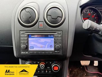 Nissan Qashqai 2.0 Tekna SUV 5dr Petrol CVT 4WD Euro 5 (AVM) (140 ps)