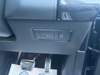 Land Rover Range Rover 5.0 P525 V8 GPF Autobiography SUV 5dr Petrol Auto 4WD Euro 6 (s/