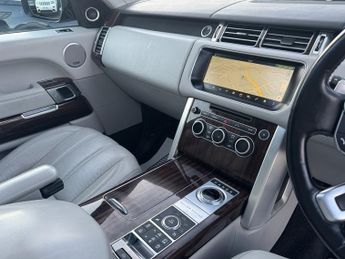 Land Rover Range Rover 5.0 V8 Autobiography SUV 5dr Petrol Auto 4WD Euro 6 (s/s) (510 p