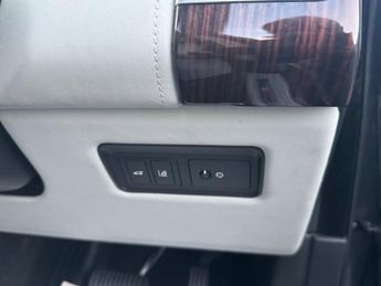 Land Rover Range Rover 5.0 V8 Autobiography SUV 5dr Petrol Auto 4WD Euro 6 (s/s) (510 p