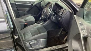 Volkswagen Tiguan 2.0 TDI BlueMotion Tech Match DSG 4WD Euro 5 (s/s) 5dr